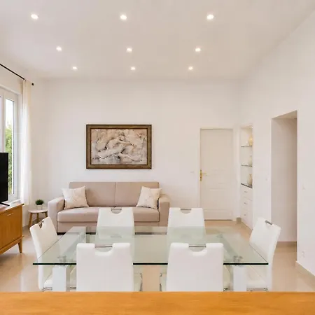 شقة Spacious In